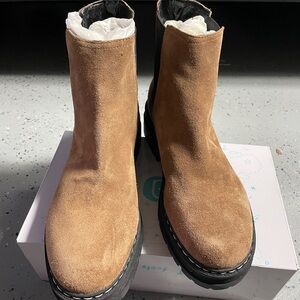 Marc Fisher Gray Sole Footwear Brand New Without tags and box